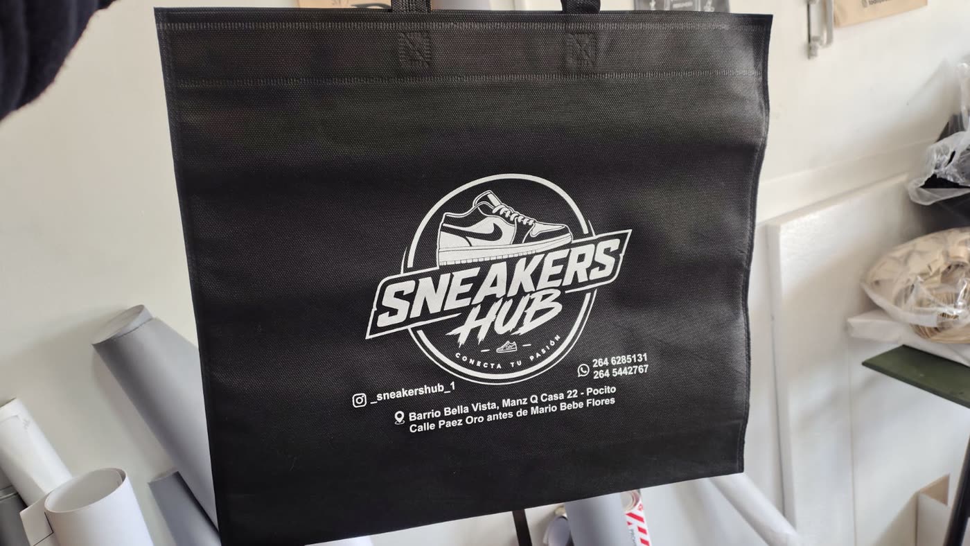 Bolsa de friselina negra grande con asas, estampada en blanco