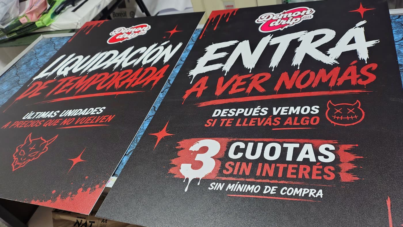 Carteles para la liquidación de una tienda