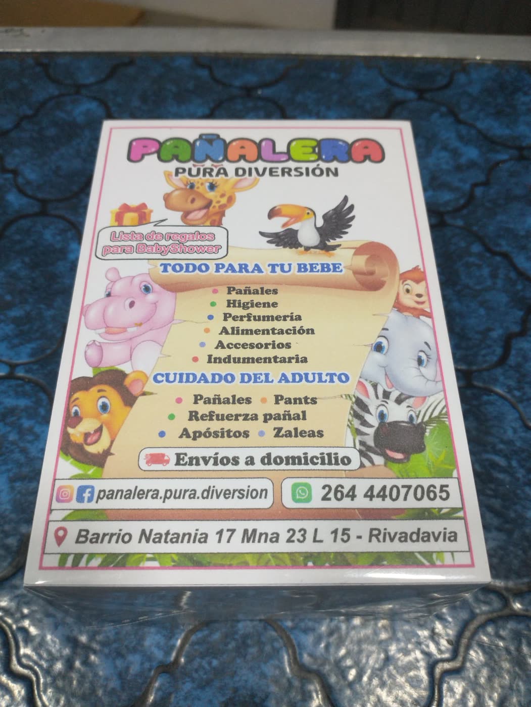 Folletos a color para una pañalera, impresos de los dos lados